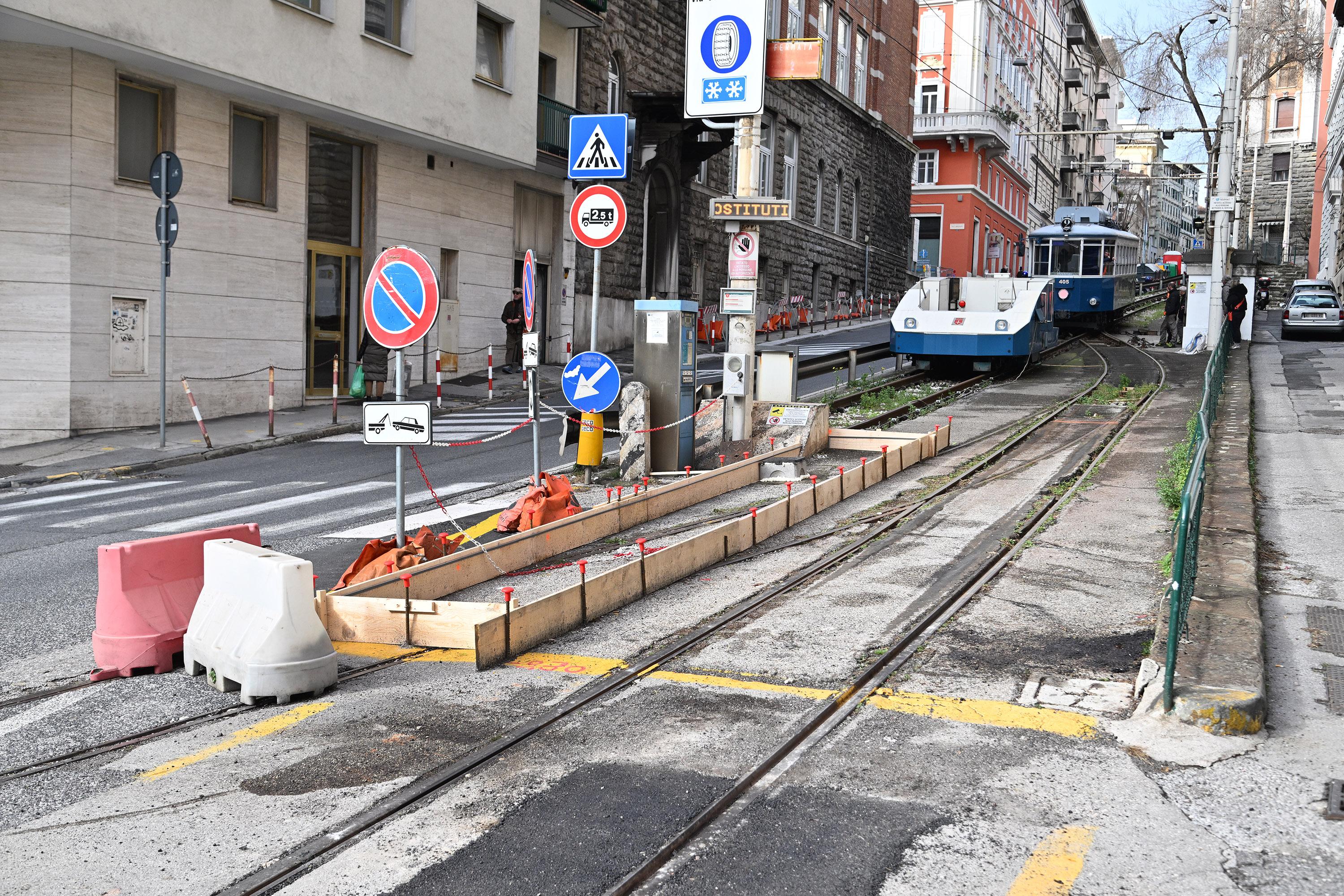 Spodnji del Ulice Commerciale od ponedeljka zaprt za promet