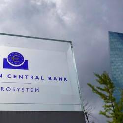 Sedež Evropske centralne banke (ECB) v Frankfurtu (ARHIV)