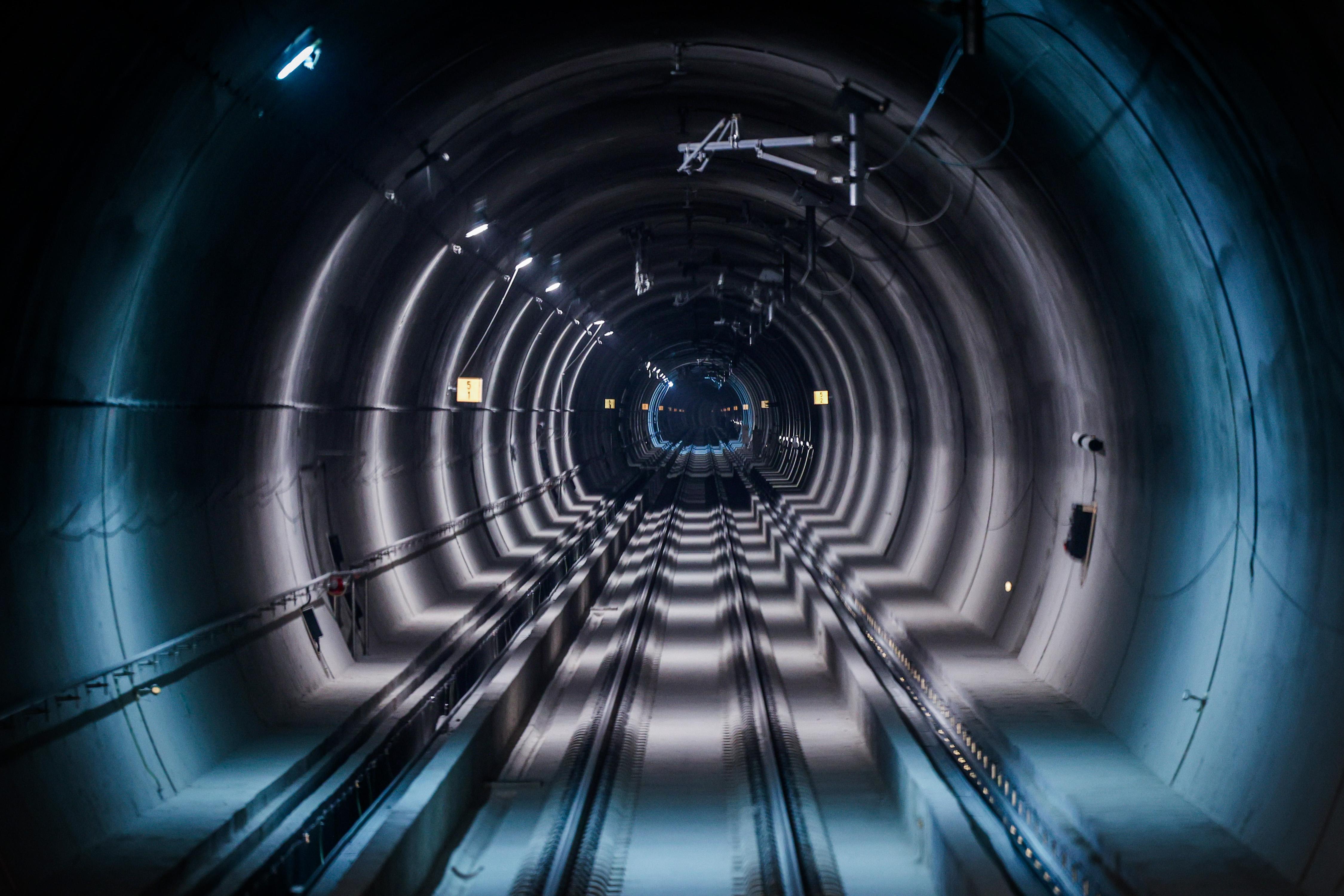 Med gradnjo so prečili 90 jam