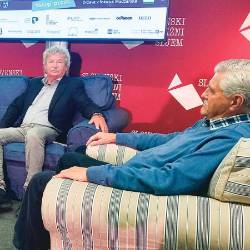 Marko Kravos (na levi) in Andrej Brvar (na desni) z Marijem Čukom na Slovenskem knjižnem sejmu novembra lani