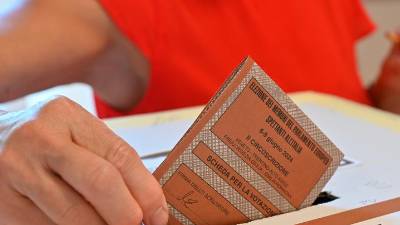 Glasovanje (FOTODAMJ@N)