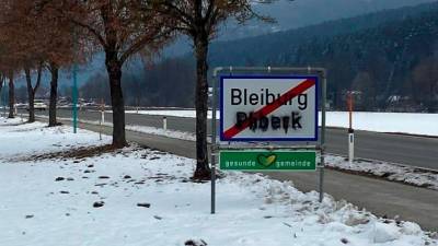 Tudi dvojezična tabla za mesto Pliberk je bila tarča mazaške akcije (ORF)