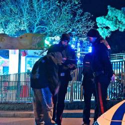 Karabinjerji med kontrolami na območju lunaparka na proseškem martinovanju (FOTODAMJ@N)