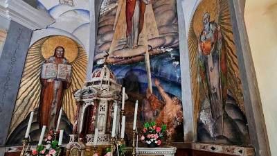 Poslikava na oltarju v cerkvi v Avberju (VISITKRAS)