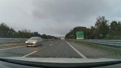 Vožnja v napačno smer pri izhodu za Zgonik (ZAJEM ZASLONA)