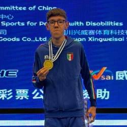 Matteo Parenzan z zlato kolajno okrog vratu (OSEBNI ARHIV)