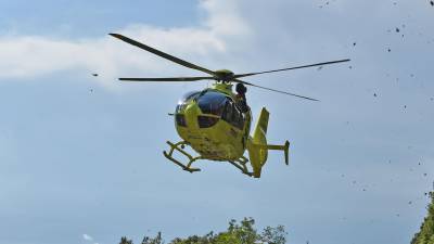Sopotnika so s helikopterjem prepeljali na zdravljenje v katinarsko bolnišnico