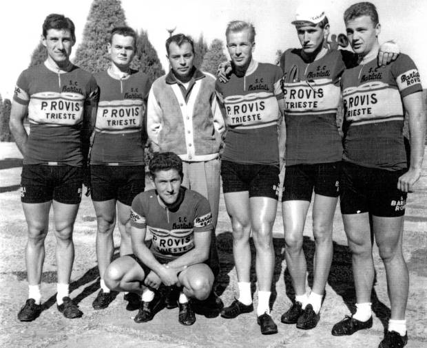 Ekipa tržaškega Prima Rovisa, od leve: E. Pelizon, L. Plett, Primo Rovis, Pavel Križmančič, Jurij Uršič, Edoardo Gregori; čepe: D. Abrami (ARHIV/SLOSPORT.ORG)