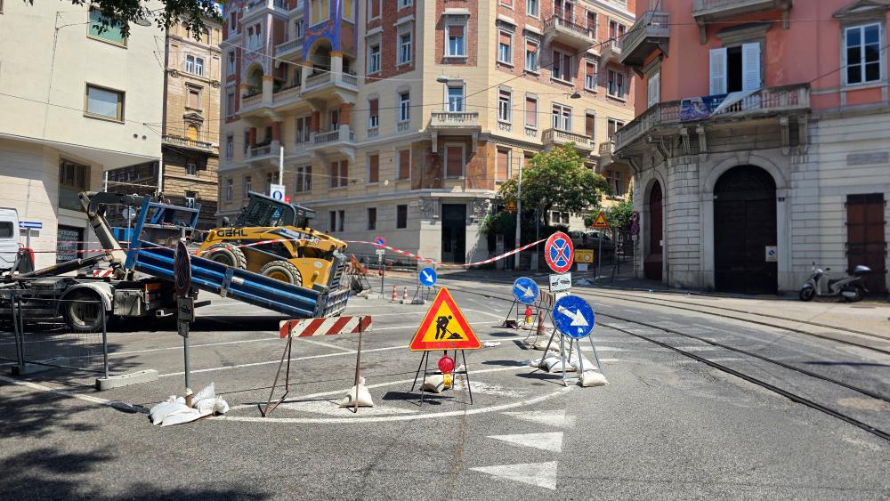 Ulica Commerciale danes še prevozna, od jutri jo bodo zaprli za promet