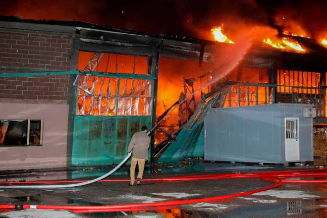 Požar uničil halo v Gorici
