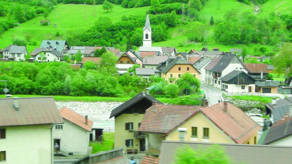 Tablja hoče v območje zaščite