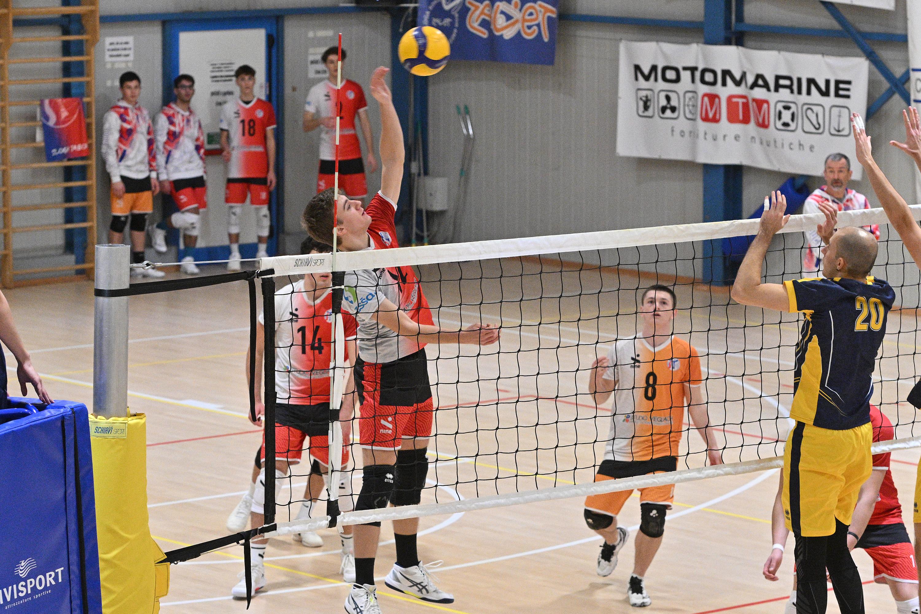 Nepričakovan poraz SloVolleyja v C-ligi