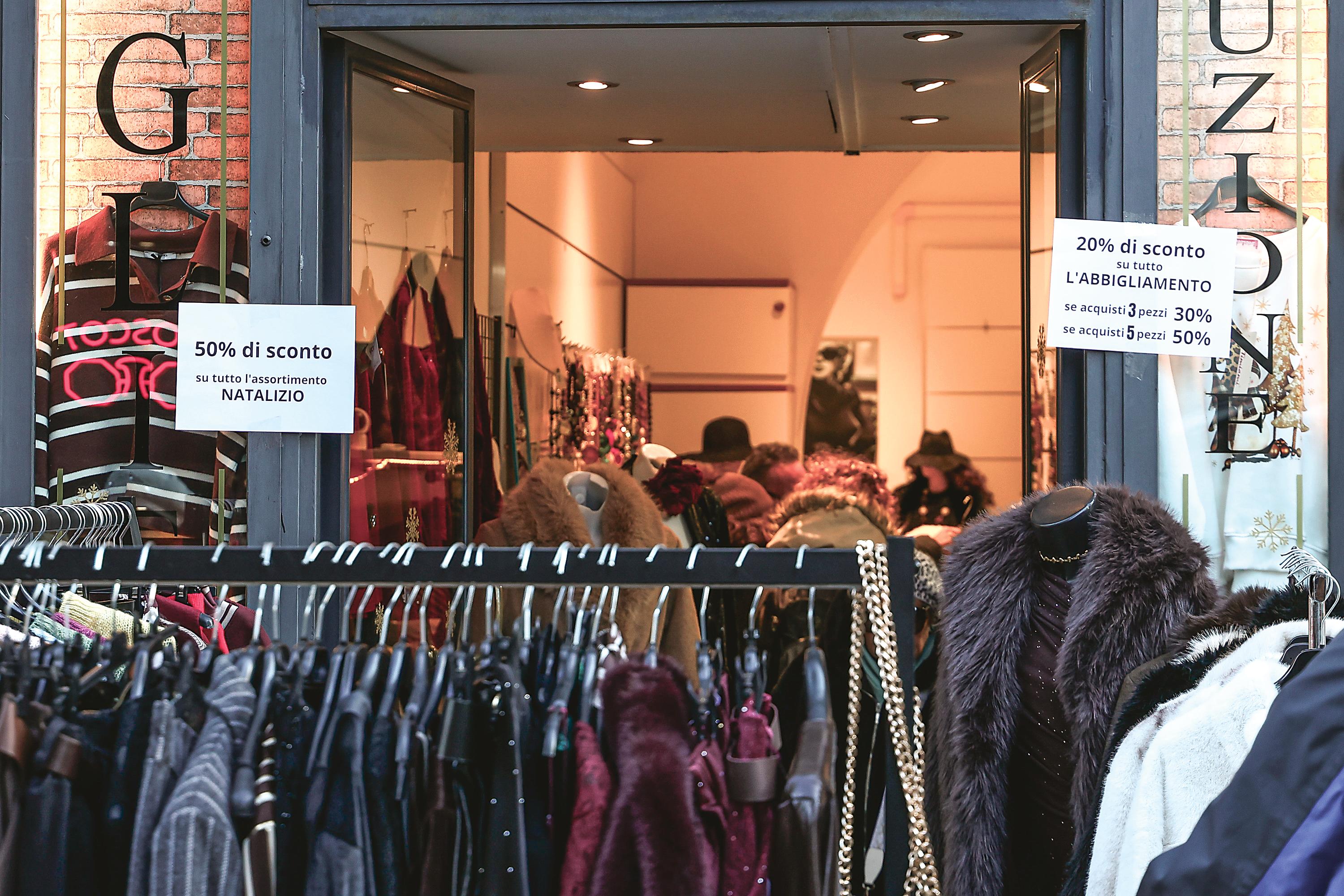 Večina trgovcev bi želela kasnejši začetek razprodaj