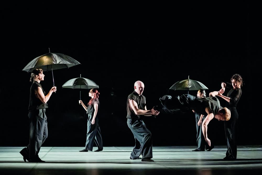 Brezmejno telo sklenili poetično