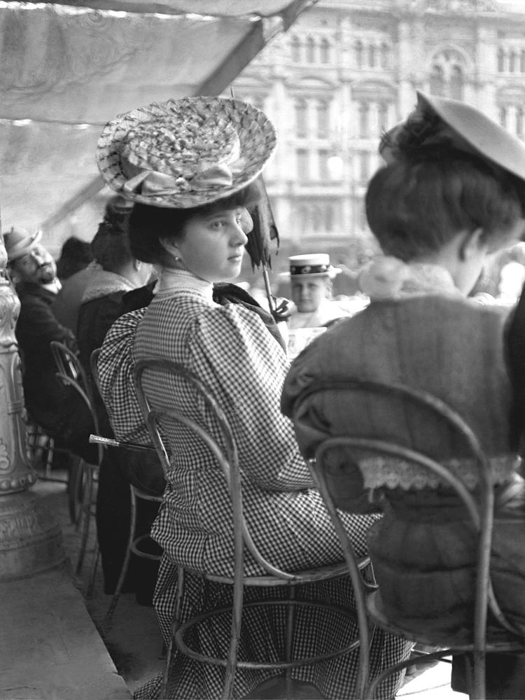 Med ženskimi obrazi v Trstu pred prvo svetovno vojno