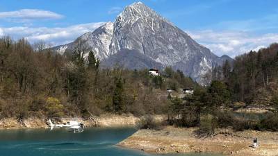 Helikopter je danes posredoval pri Tolmeču in kraju Verzegnis