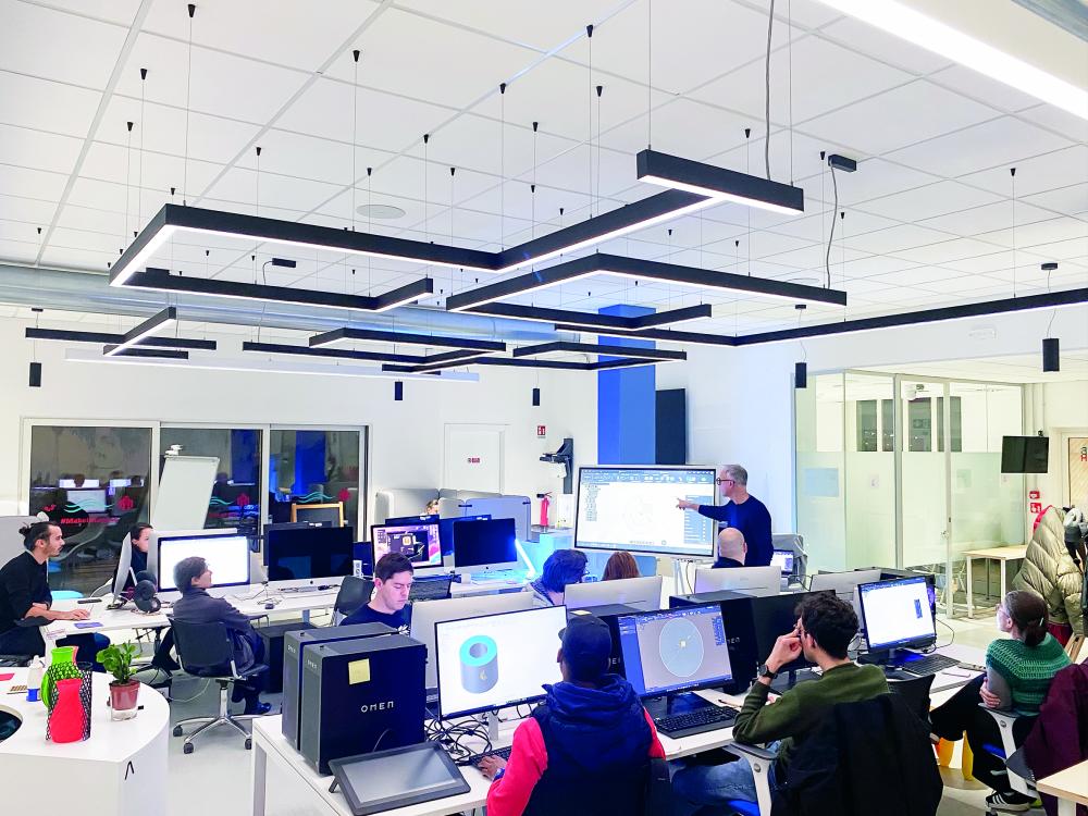 Hkrati kraj kulture in tehnološke inovacije