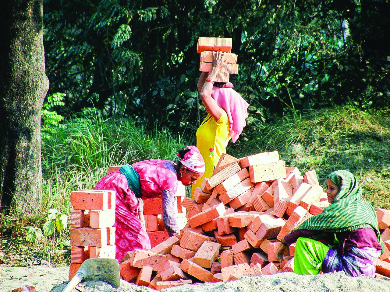 Od Paga do Šrilanke se ženske dela ne bojijo