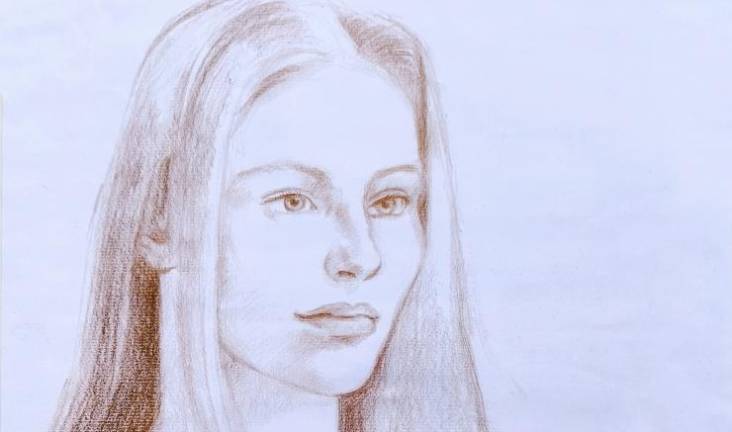 Ženska lepota in trenutki svetlobe, ki rodijo senco