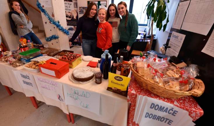 Sporočilo višjih šol: božič ni samo komerciala