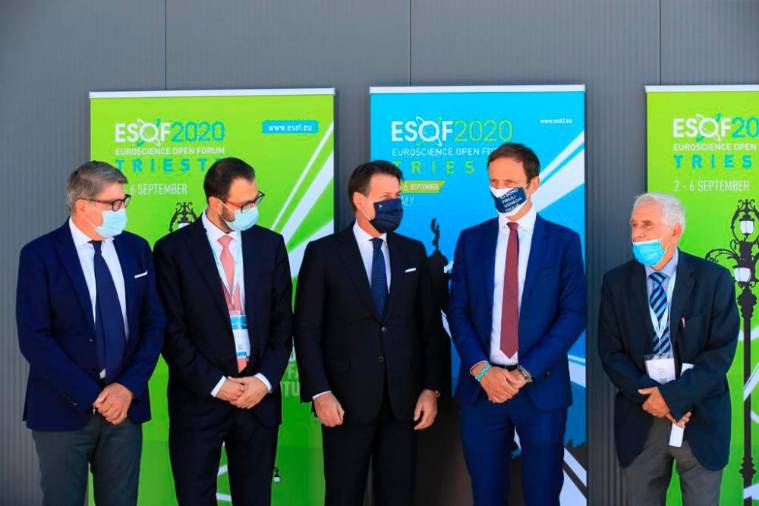 $!Z desne organizator Esof2020 Stefano Fantoni, deželni guverner FJK Massimiliano Fedriga, predsednik vlade Giuseppe Conte in minister Stefano Patuanelli (FOTODAMJ@N)