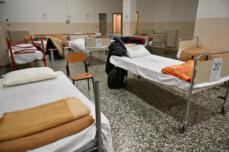 Ležišča v nočnem zavetišču (FOTODAMJ@N)