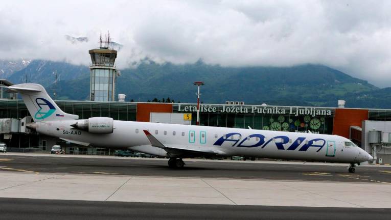 Adrii zaradi 250 evrov dolga grozili z zaplembo letala