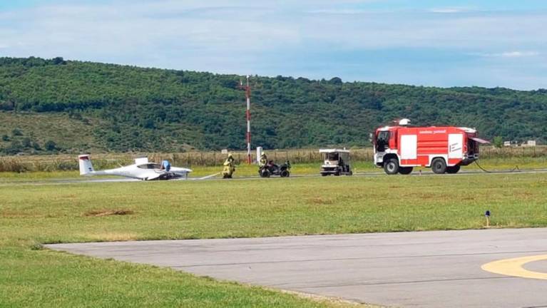 V Portorožu letalo pristalo na trupu