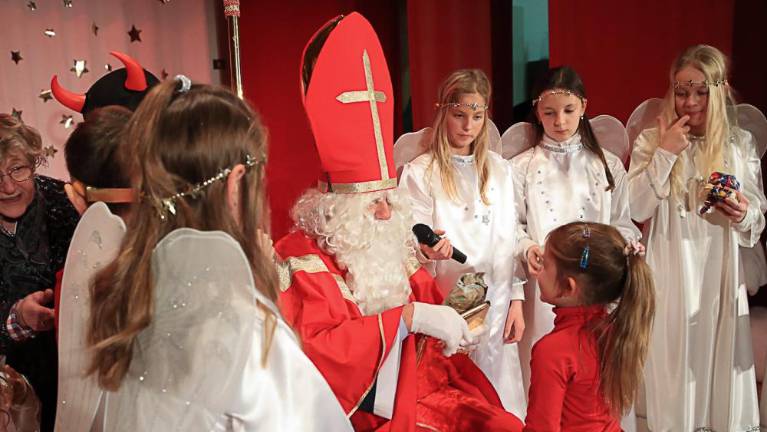 Otroke je obiskal Miklavž