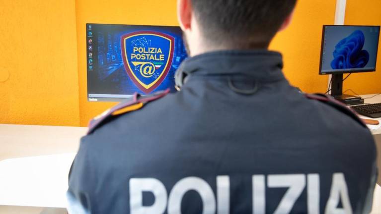 Policijski center za kibernetsko varnost v FJK je iskal spletne skupine za širjenje lažnih izpitnih nalog, gradiva, rešitev in podobnih vsebin
