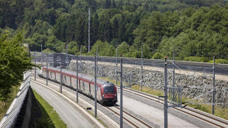 Od decembra hitri vlak med Trstom in Dunajem