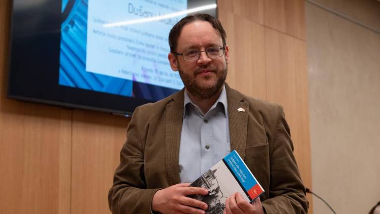 Nagrado posveča Slovencem v Porabju