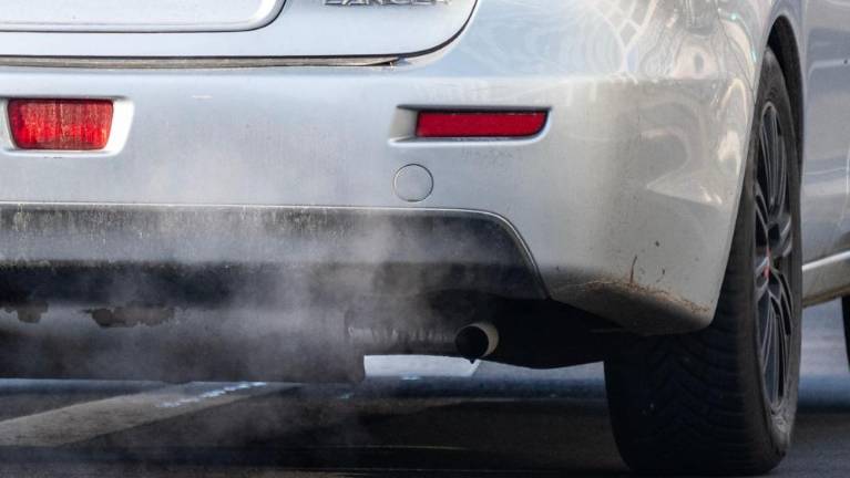 Avtomobili na bencin in dizel ostajajo tudi po letu 2035