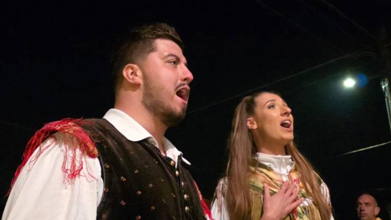 Avseniki navdušili sredi Sovodenj