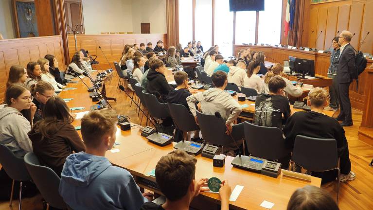 Na izrednem zasedanju občinskega sveta dijaki izvolili »župana«