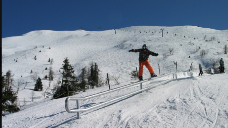Slovenska smučišča se pospešeno pripravljajo na zimo