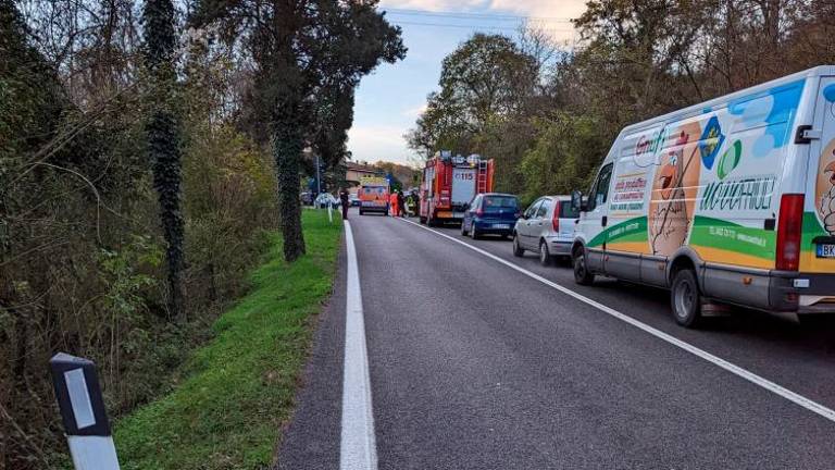 V Dolu pet avtomobilov vpletenih v nesrečo