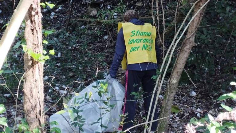 Ob Soči pobrali več kot pol tone odpadkov
