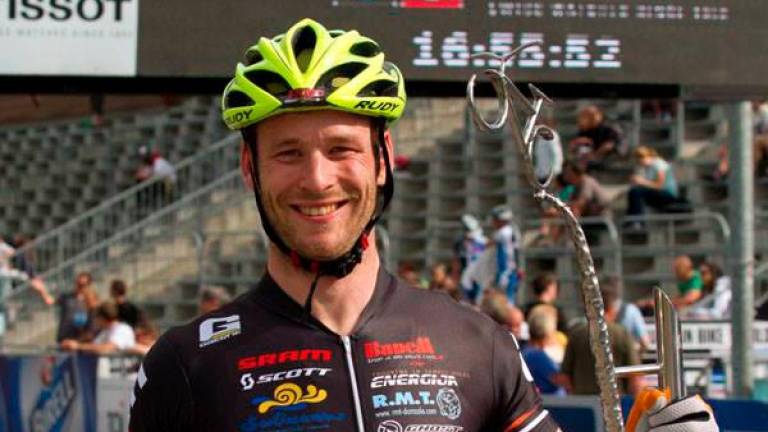Pri 38 letih umrl slovenski gorski kolesar Miha Halzer
