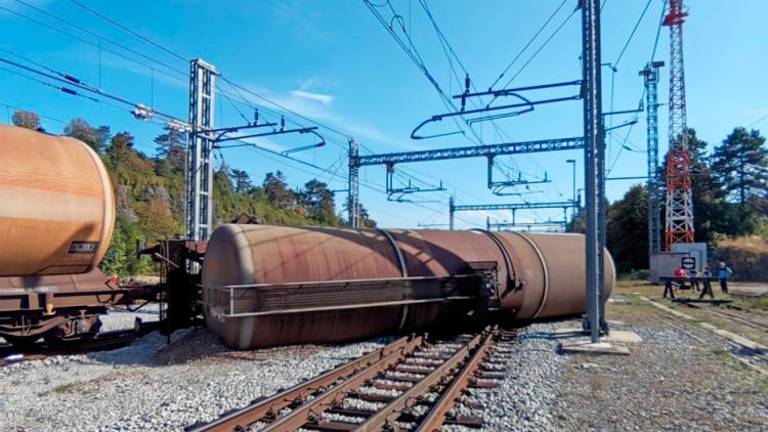 V Postojni ponovno stekel železniški promet