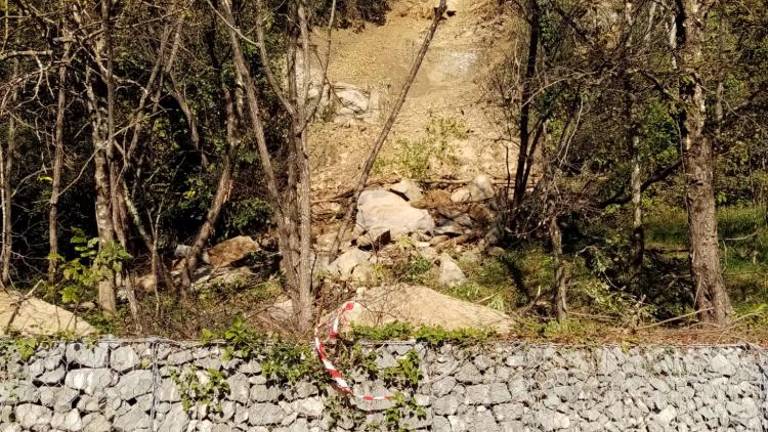 Cesto v Puščah ogroža še en plaz