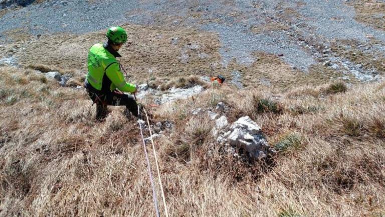 Pohodnik je ostal ujet na skalni polici