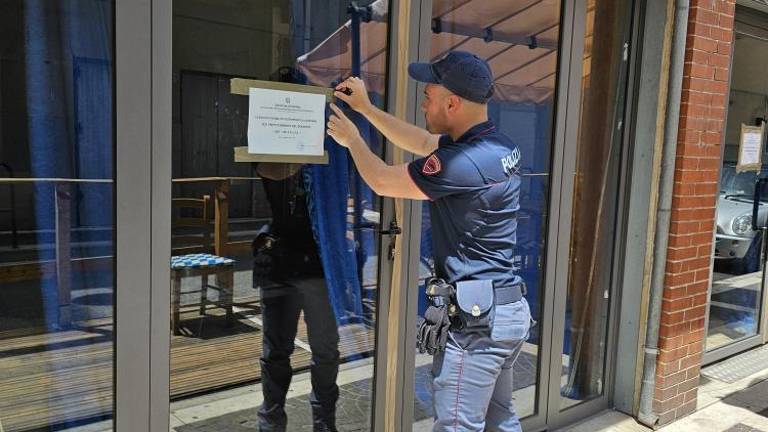 Policisti zasegli kokain in aretirali sedem oseb