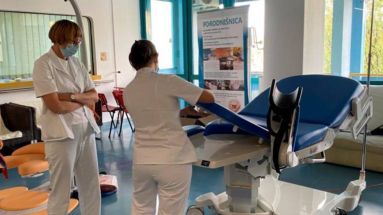 Za prijetnejšo porodno izkušnjo