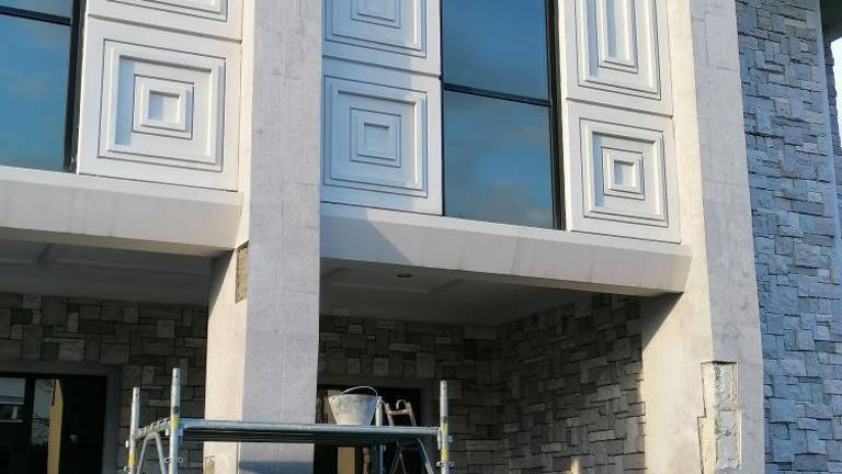 Obiskovalce centra Bratuž bo pričakala prenovljena dvorana