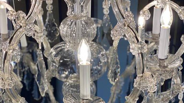 Restavriranje lestencev v Miramarskem gradu