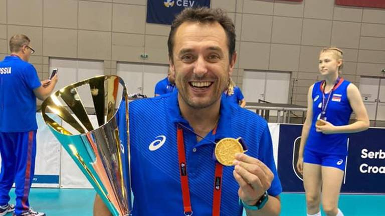 Trener Luca Milocco z ruskimi odbojkaricami zlat na EP
