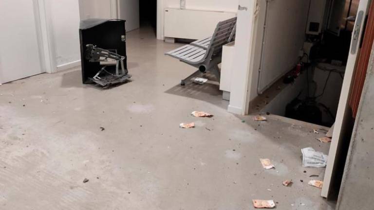 Razstrelili bankomat ZKB v Zgoniku (foto)