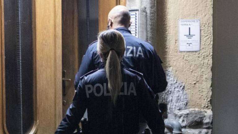 V hišnem priporu, ker je zalezoval nekdanjo partnerko