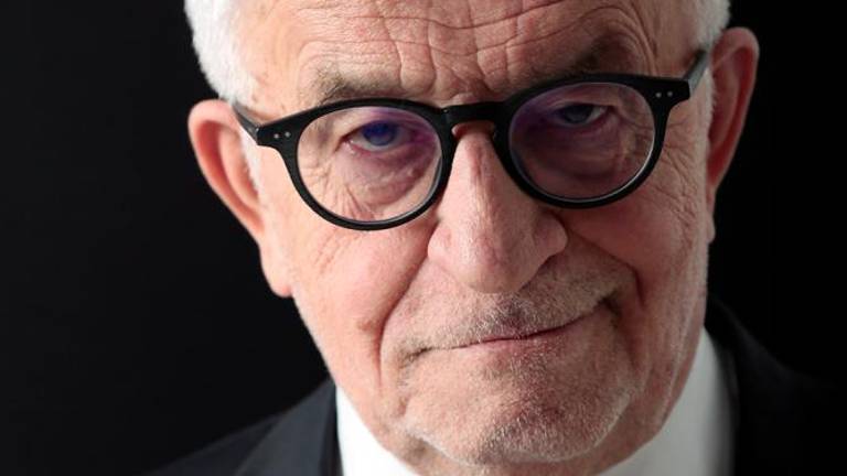 »Da bo človek človeku (po)stal človek«